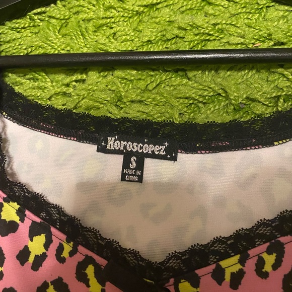 Dollskill horrorcopez leopard top with lace and bow - Picture 3 of 3